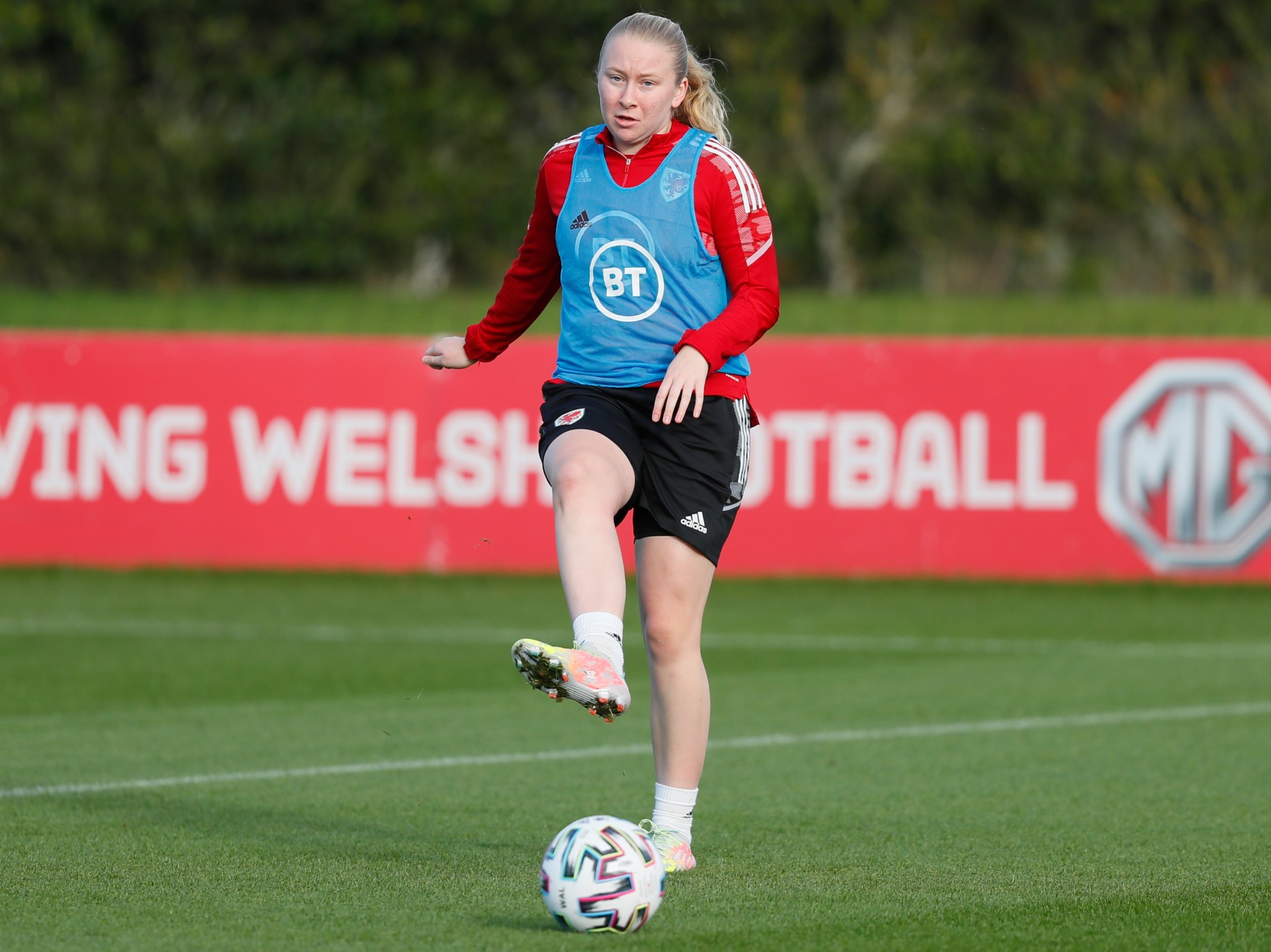 Women: Morgan Rogers Joins On Dual-Sign Agreement - Watford FC